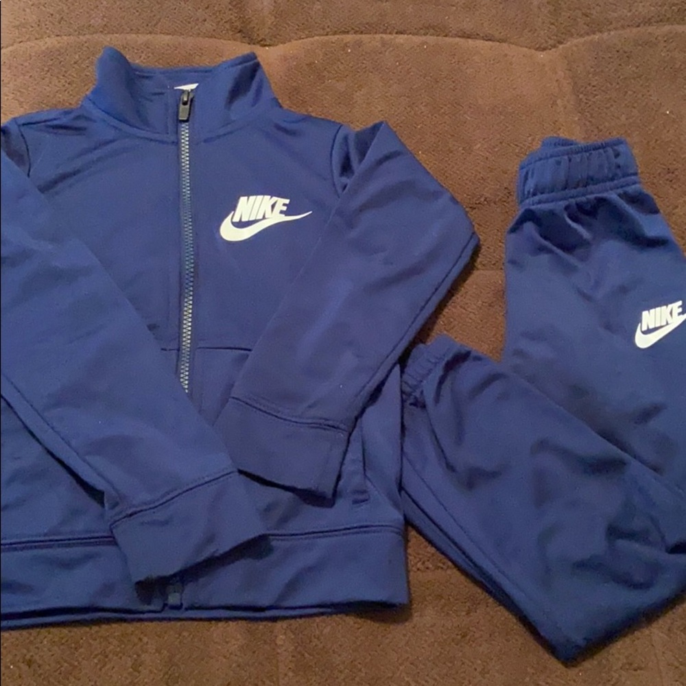 Nike sweatsuit